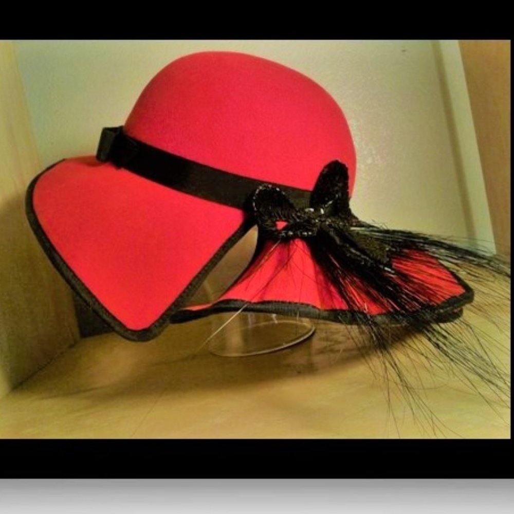 Aldolfo II  Bolllman & CO Vintage hat- red - wool